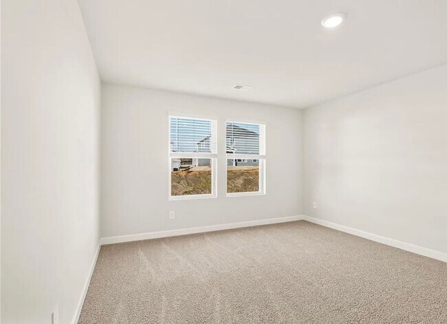 Building Photo - Beautiful 4/3 Available Now!