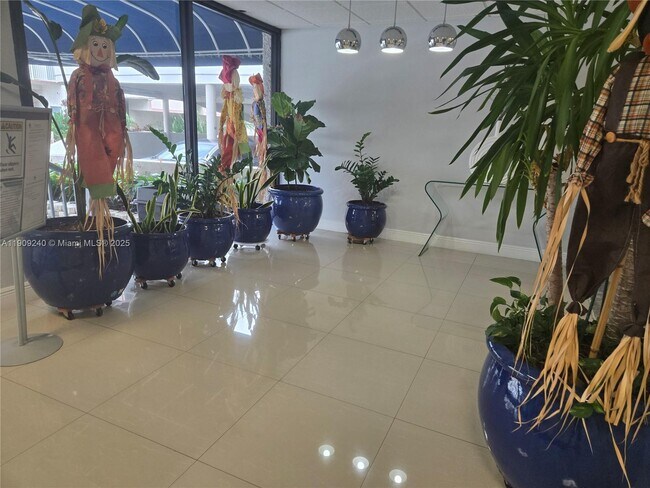 Building Photo - 1600 S Ocean Dr