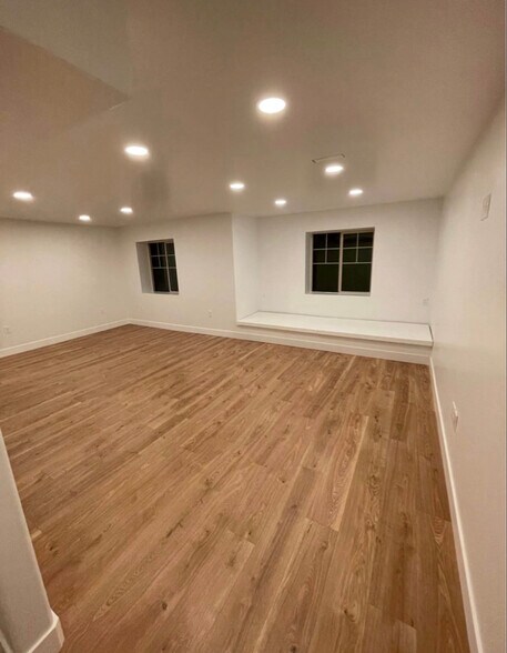 Building Photo - 792 S Aspen Pl