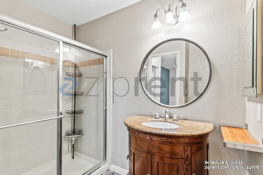 Building Photo - 374 Coyote Creek Cir