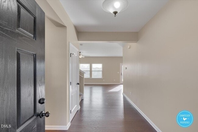 Building Photo - 831 Ember Dr