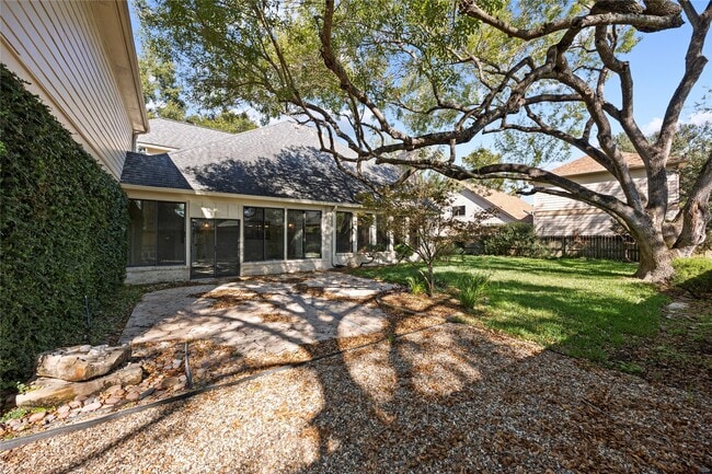 Building Photo - 18227 Longmoor Dr