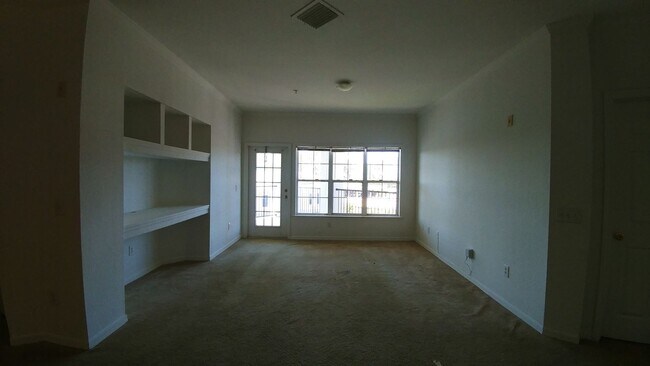 Building Photo - Stylish 2 Bed, 2 Bath Corner Unit in Gated...