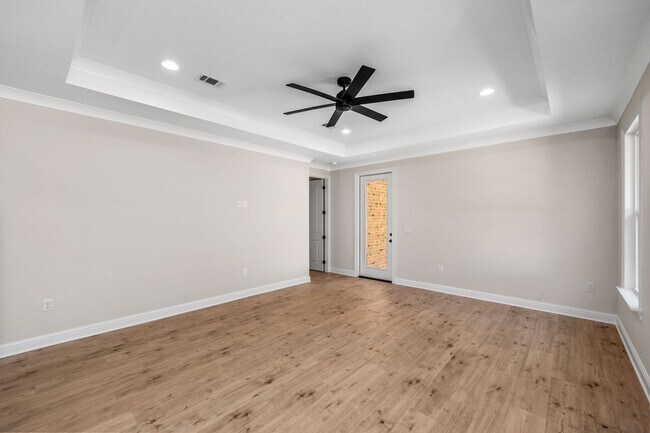 Building Photo - New All Brick 4 Bedroom in Niceville!