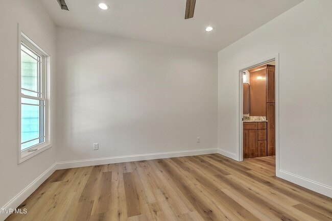 Building Photo - 703 Swadley Rd