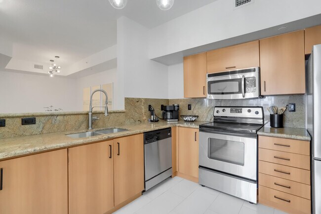 Building Photo - 250 NE 3rd Ave