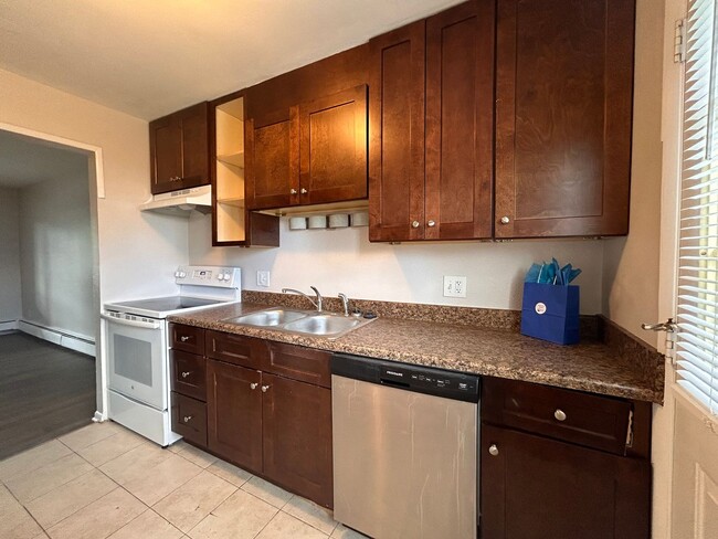 Building Photo - $0 DEPOSIT OPTION!!! OLDE TOWN ARVADA, 3 B...