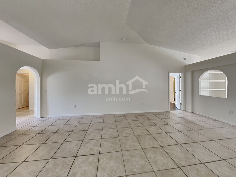 Building Photo - 9172 Upstream Ct