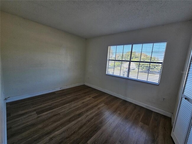 Building Photo - 1236 Dovehill Dr