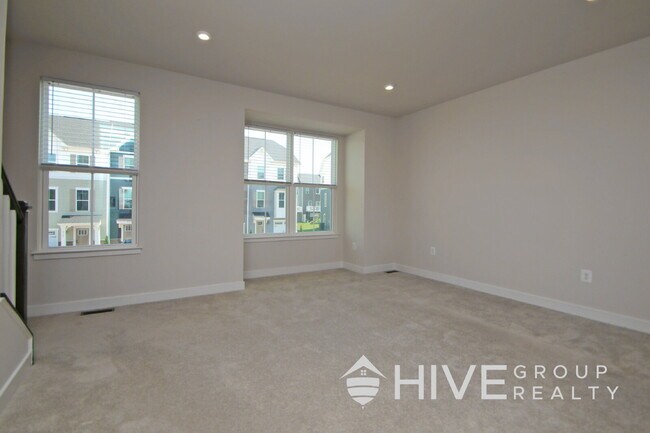 Building Photo - Spacious 4-Bed, 3.5-Bath with Garage!