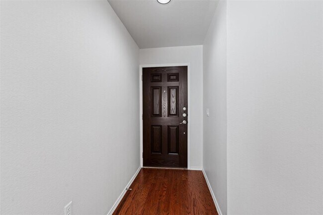 Building Photo - 206 Paint Creek Ln