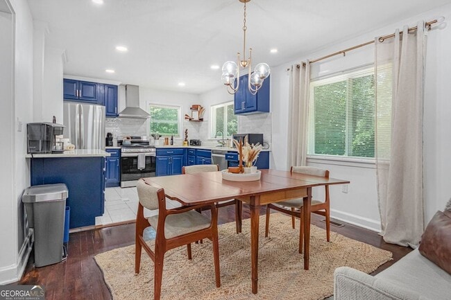 Building Photo - 2100 Cascade Rd