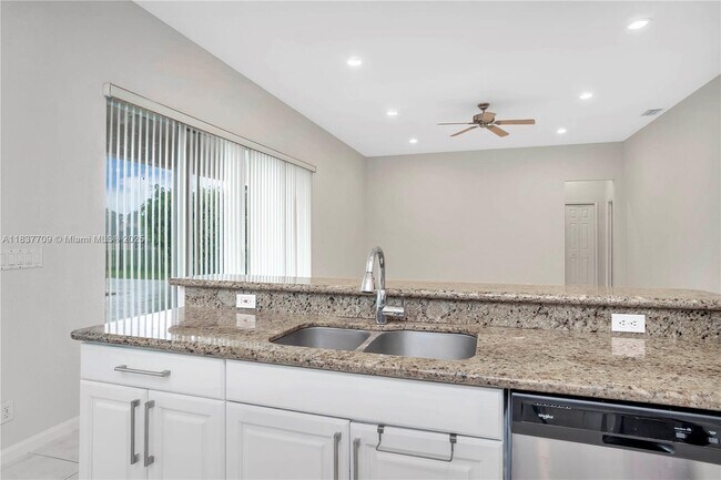 Building Photo - 2527 Eagle Run Dr