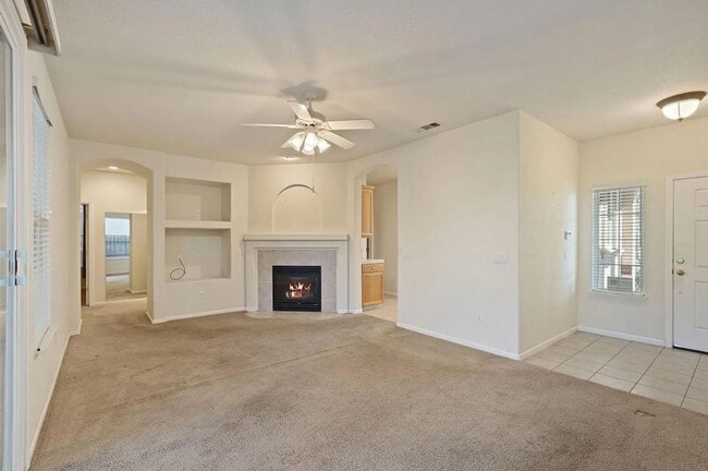 Building Photo - 1911 Lexington Dr