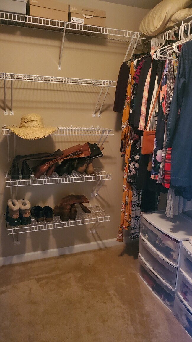 Building Photo - 6984 Ash Creek Hts