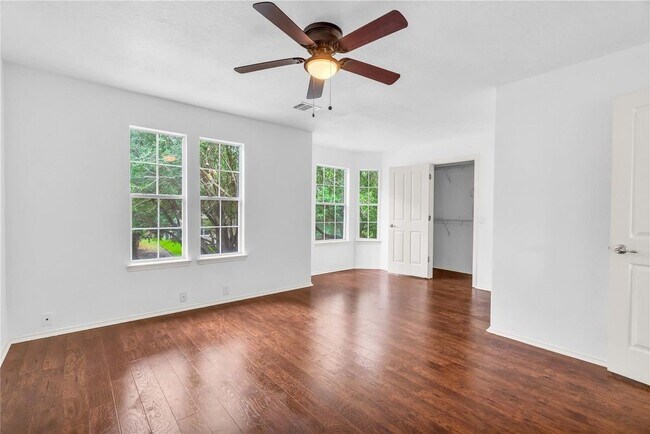 Building Photo - 23838 Township Elm St