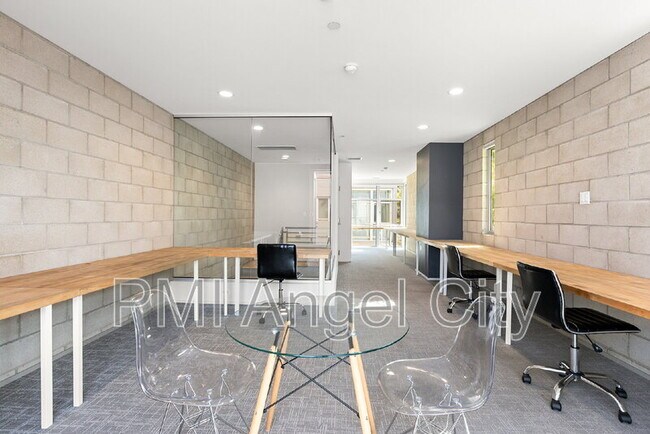 Building Photo - 3450 Cahuenga Blvd W