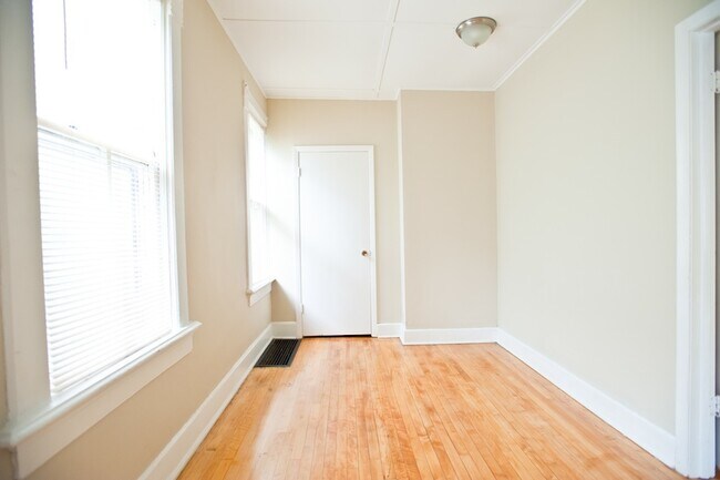 Building Photo - 3221 N Newhall St