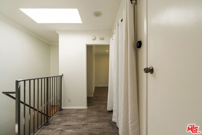 Building Photo - 1837 11th St