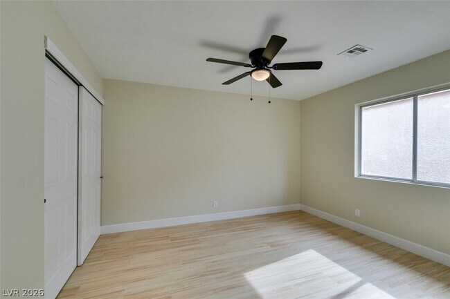 Building Photo - 821 Long Branch Dr