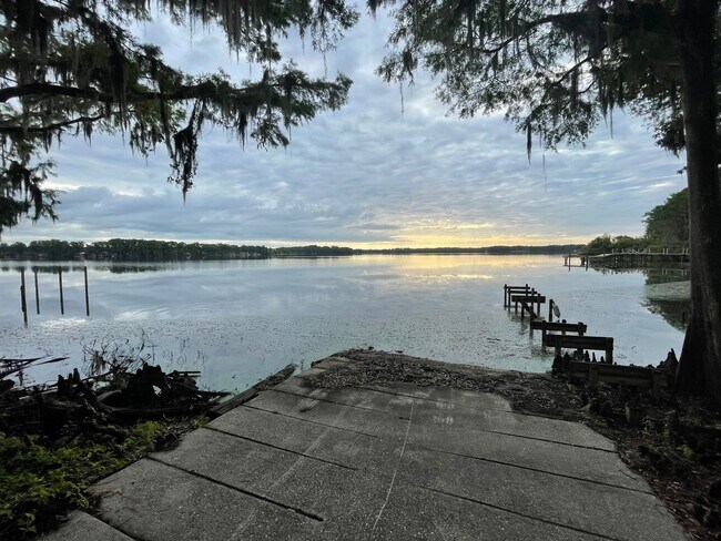 Building Photo - FULLY FURNISHED 3 Bed/2.5 Bath Condo at Carmel by the Lake AVAILABLE APRIL 1st!