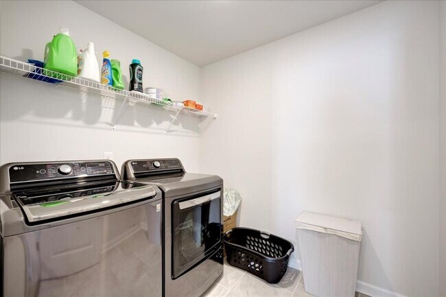 Building Photo - 5132 Captain Dr