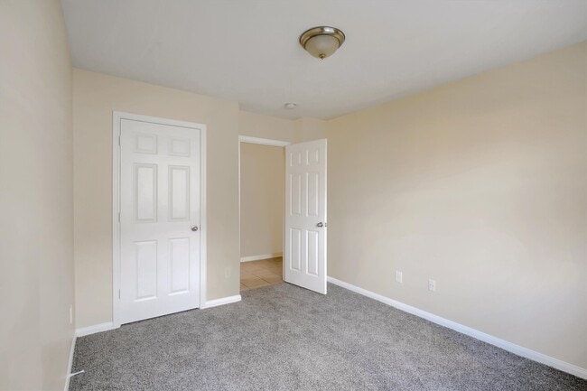 Building Photo - 835 Dracena Ct