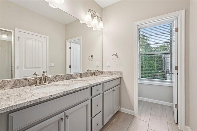 Building Photo - 747 Topsail Ln