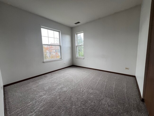 Building Photo - 1350 Orleans Dr