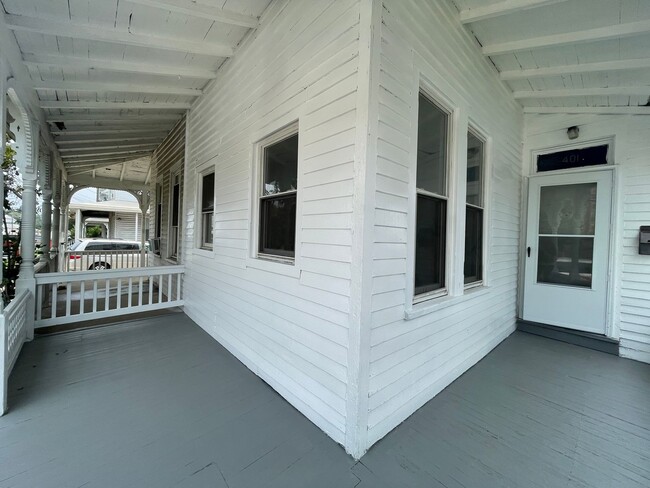 Building Photo - Spacious 4 Bedroom Twin FOR RENT in Bridge...
