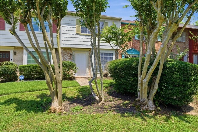 Building Photo - 8321 Nairn St
