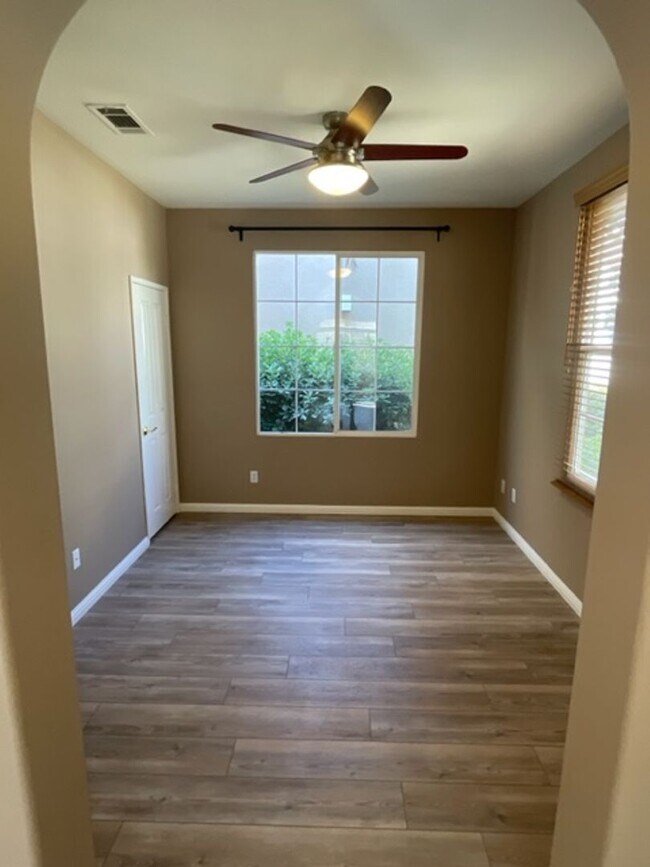 Building Photo - **Coming Soon**3 Bedroom 2 Bath Home in th...