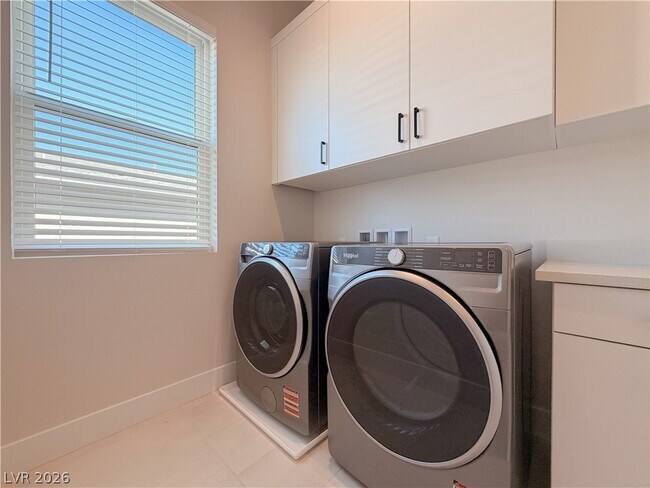 Building Photo - 10761 Canyon Bloom Dr