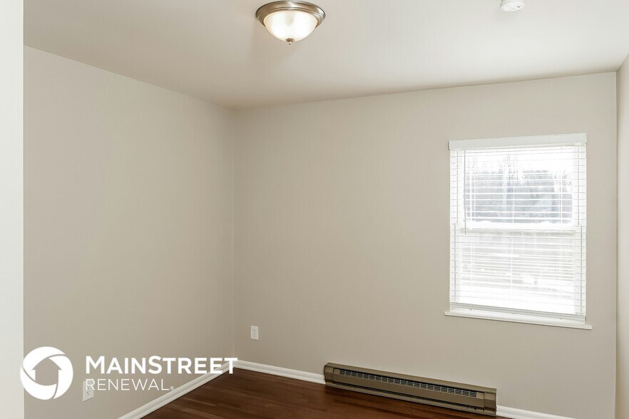 Building Photo - 4010 Sedgewood Ln