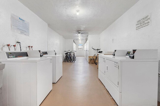 Building Photo - 4500 N Federal Hwy