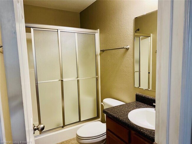 Building Photo - 6604 Huntington Ct