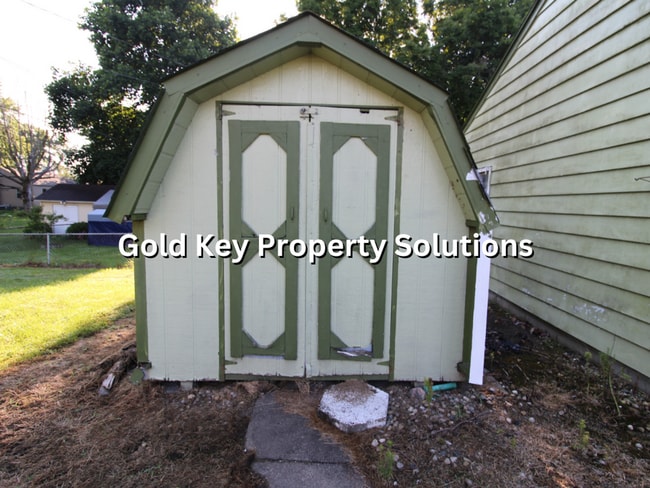 Building Photo - 2 BR 2 BA House with 2-Car Garage and Cent...