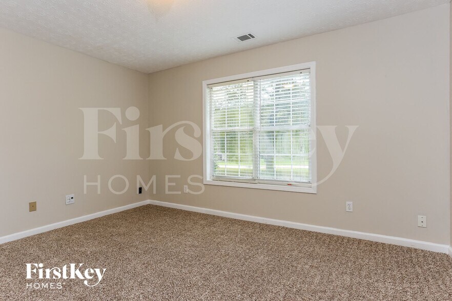 Building Photo - 1999 Bullock Trail