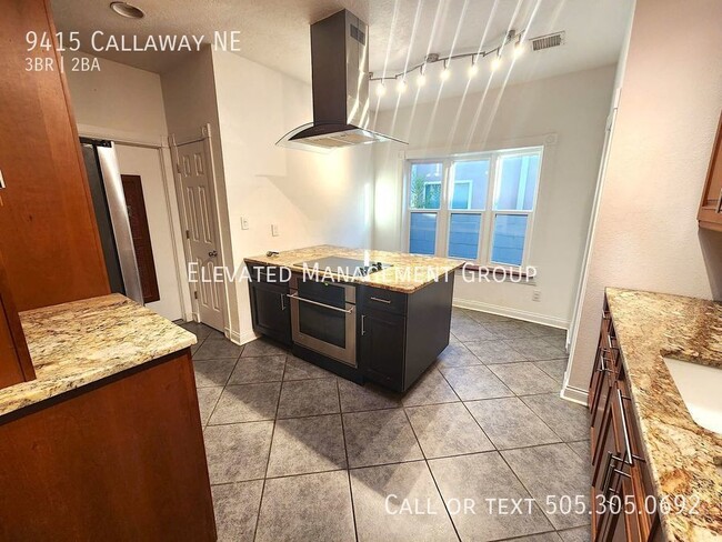 Building Photo - Amazing 3br in the exclusive Tanoan gated ...