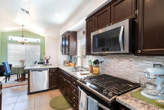 Building Photo - BEAUTIFUL HOME IN SACRAMENTO!!