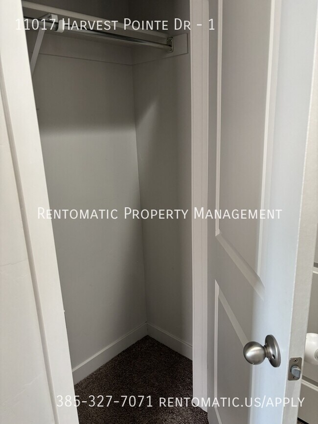 Building Photo - 11017 Harvest Pointe Dr