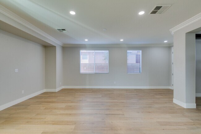 Building Photo - BEAUTIFUL SUMMERLIN 3 BEDROOM UPGRADED!!