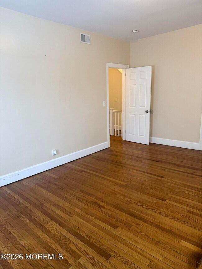 Building Photo - 12 Frances Pl