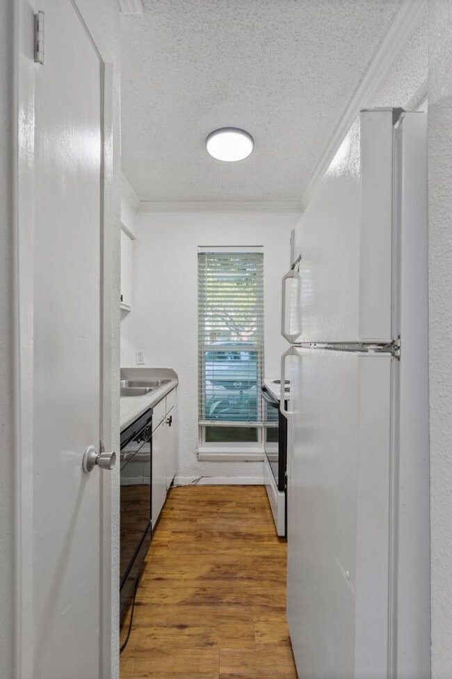 Building Photo - 4105 Speedway Unit 101, Austin, TX 78751