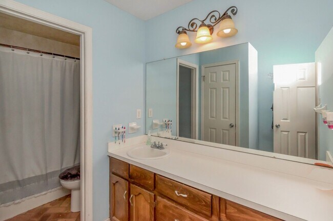 Building Photo - Great house with a pool in Satsuma!