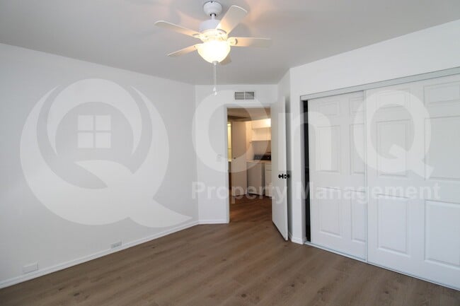 Building Photo - 7702 N Dreamy Draw Dr