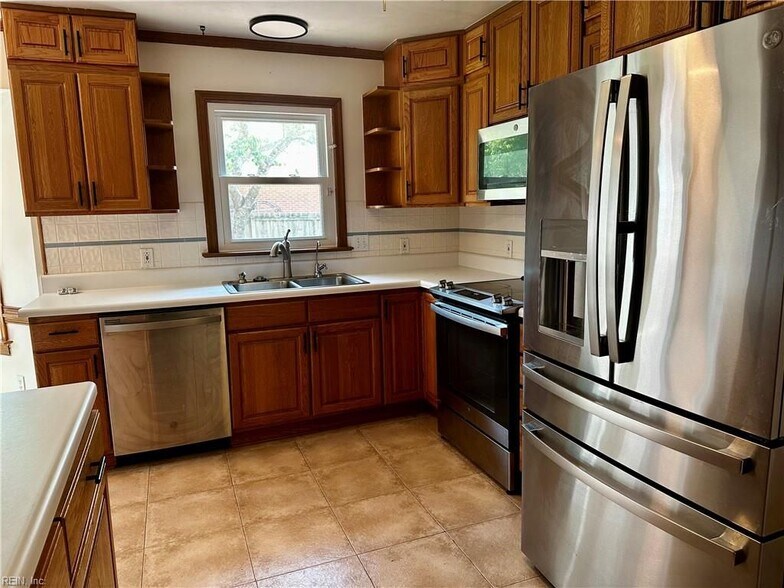 Building Photo - 436 Longleaf Rd