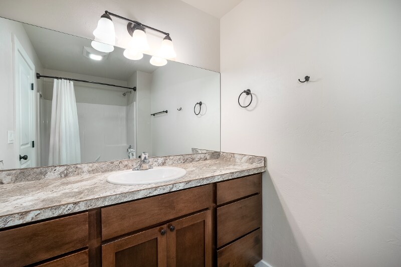 Building Photo - 402 Mill Creek Ct