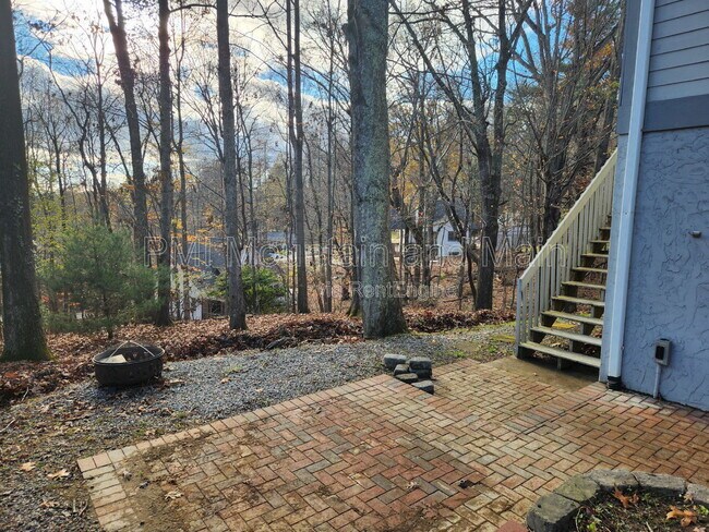 Building Photo - 4000 Laurel Park Hwy