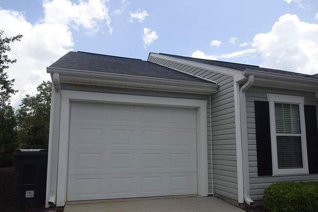 Building Photo - 5166 Aruba Cir